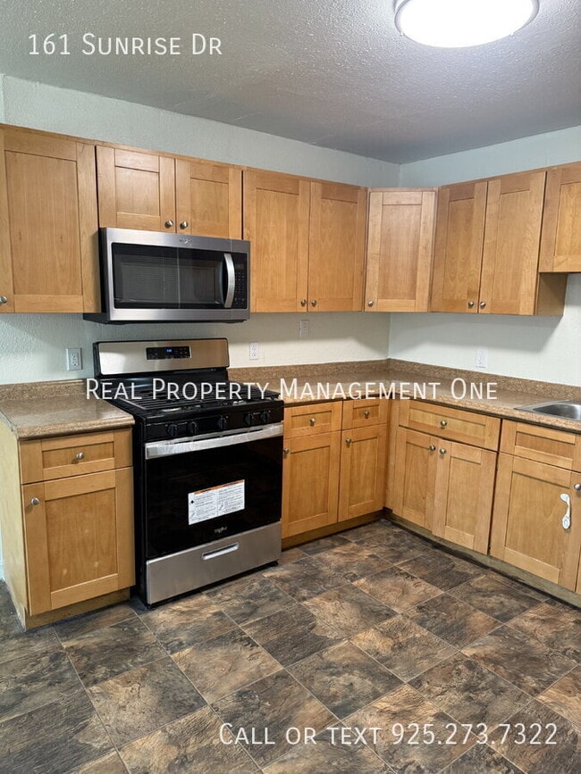 Building Photo - 161 Sunrise Dr