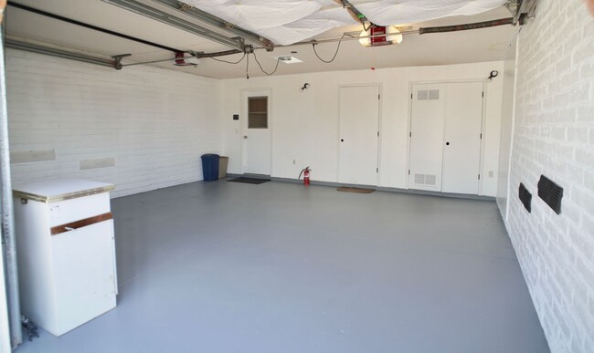 Building Photo - 4 Bedroom Furnished in Catalina Foothills with Pool