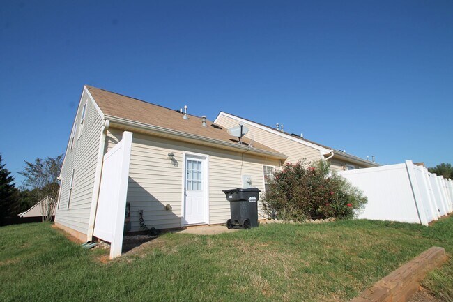 Building Photo - 1439 Jasper Ridge Dr