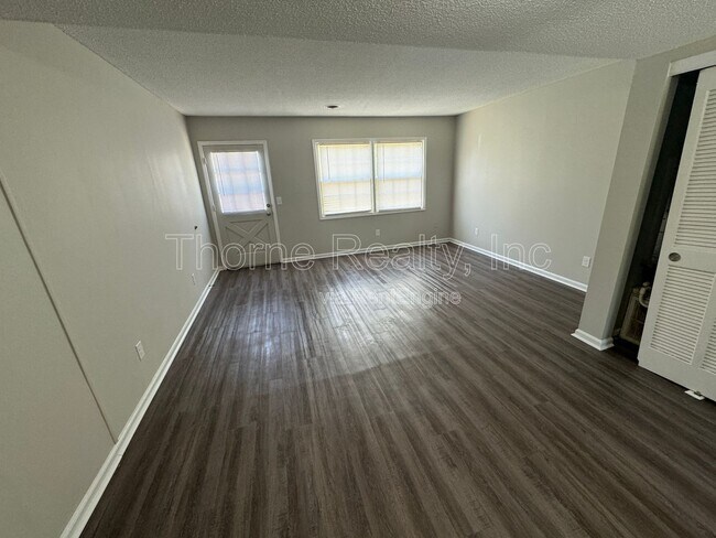 Building Photo - 616 S Boddie St