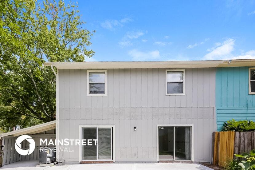 Building Photo - 11360 Fort Caroline Lakes Dr S