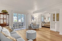 Building Photo - 2687 Garden Dr N