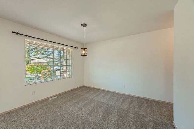 Building Photo - **NO SHOWINGS AT THIS TIME. WE HAVE A PEND...