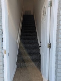 Building Photo - 392 Conklin St