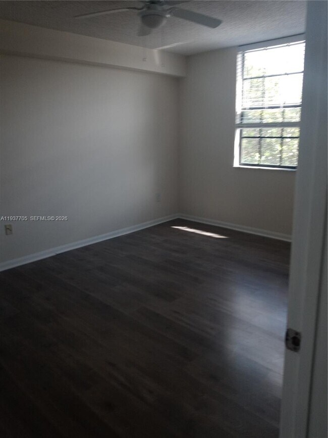 Building Photo - 1900 Van Buren St