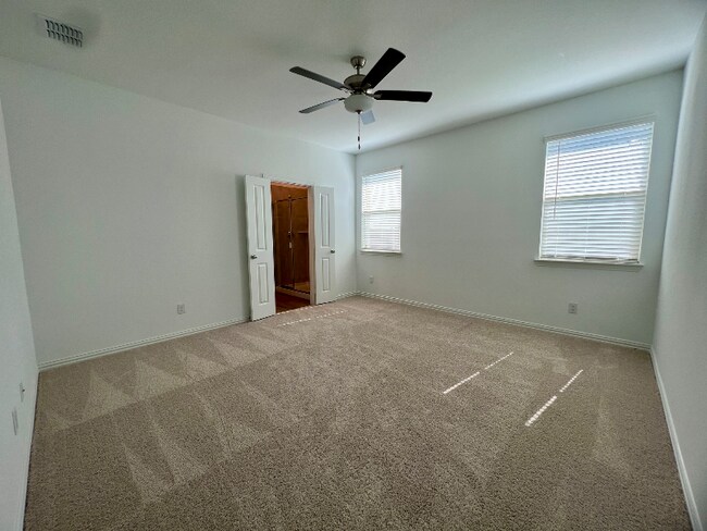 Building Photo - 118 Jenkinson Dr