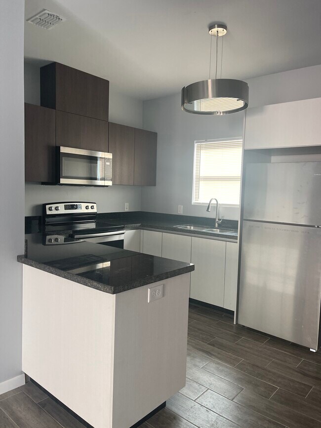 Building Photo - 3806 Valeria St