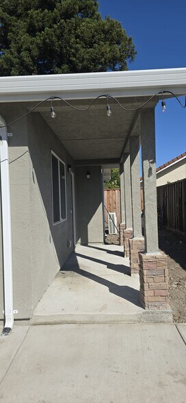Building Photo - 32944 Bluebird Loop
