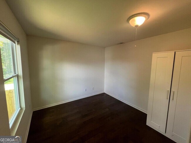 Building Photo - 1142 Coleman St SW