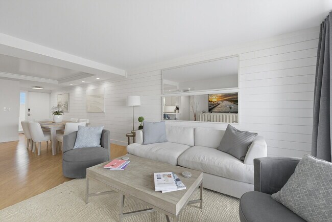 Building Photo - Naples Continental - Condo on the beach!!