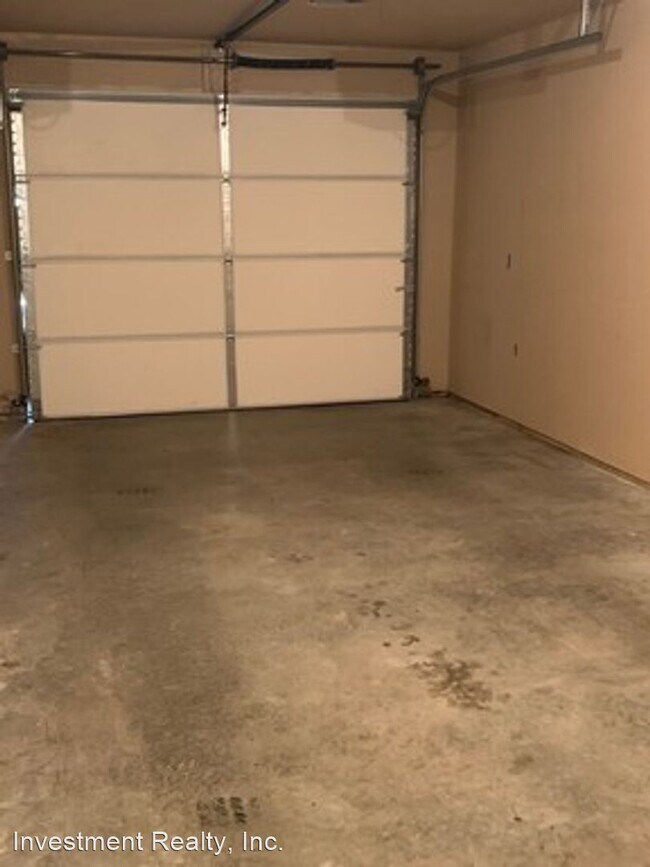 Building Photo - 119 Edna St