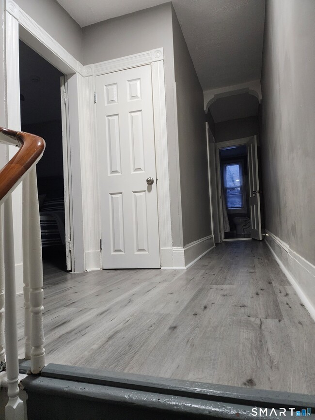 Building Photo - 158 N Main St