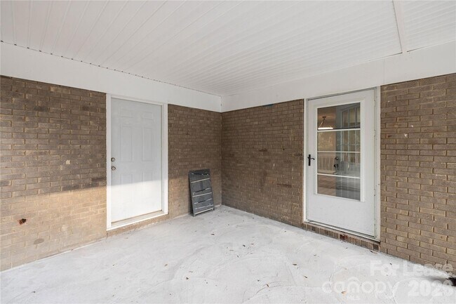 Building Photo - 420 Eastover Ave