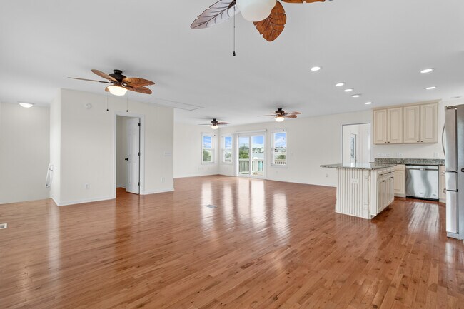 Building Photo - 925 General Whiting Blvd