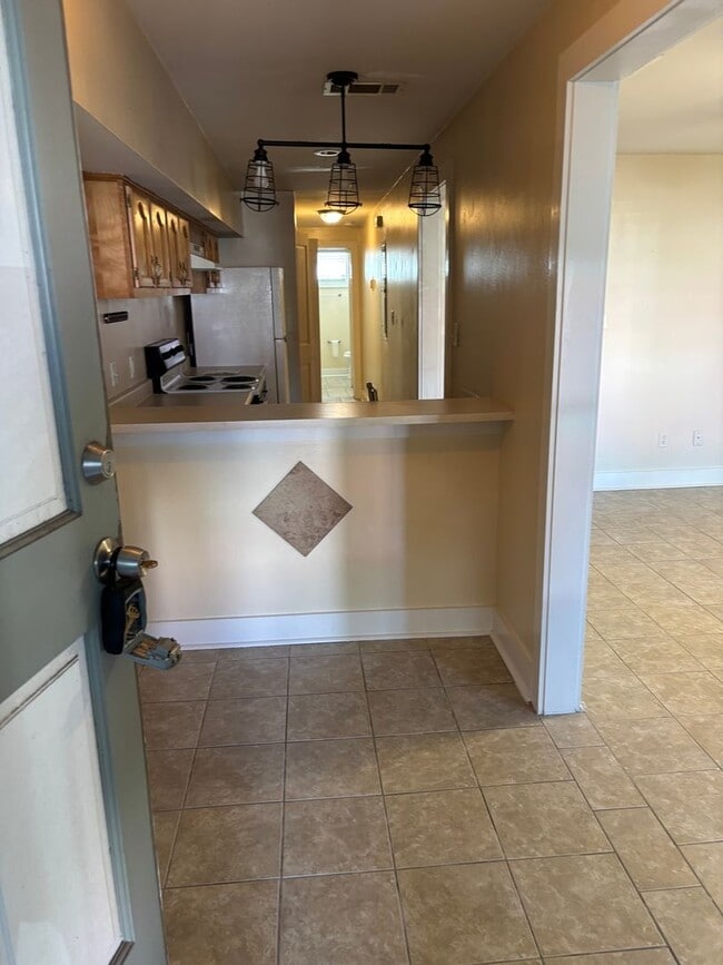 Building Photo - 209 E Duffy St