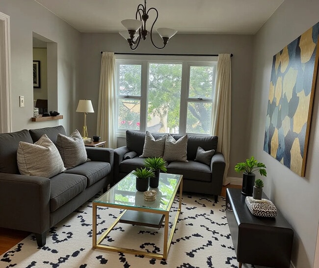 Building Photo - 1555 Monroe Ave