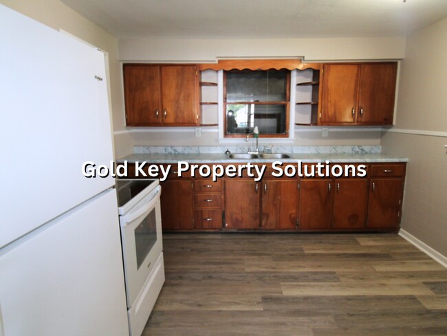 Building Photo - MUNCIE 2 BR 1 BA House with Central Air and 1-Car Garage (SECTION 8 APPROVED)