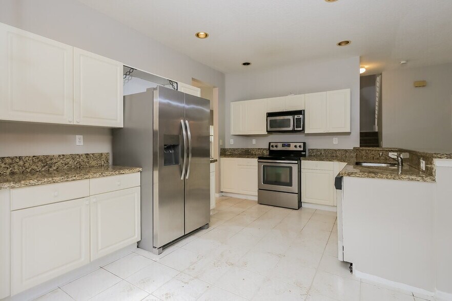 Building Photo - 7678 Oakboro Dr