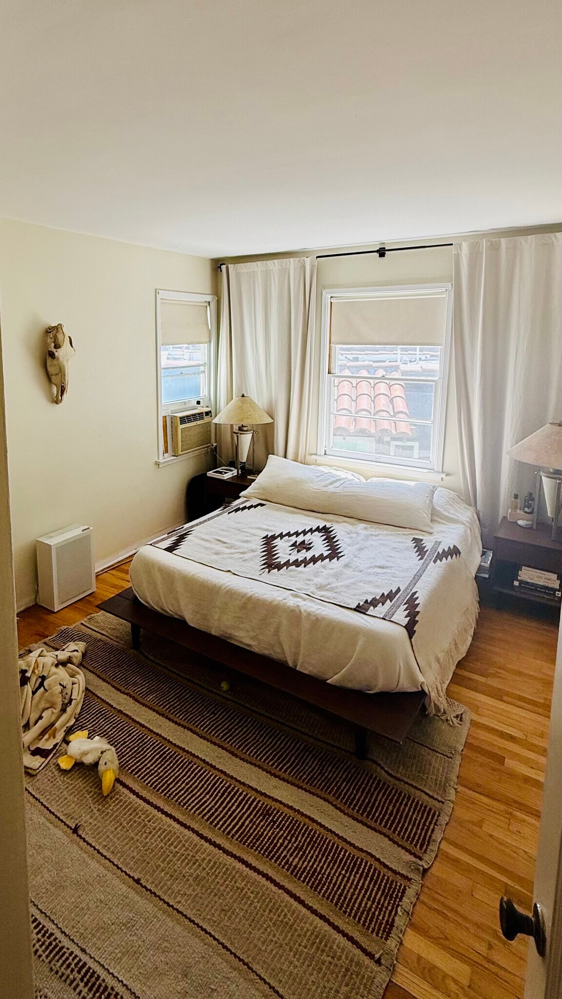 Building Photo - 941 Robinson St