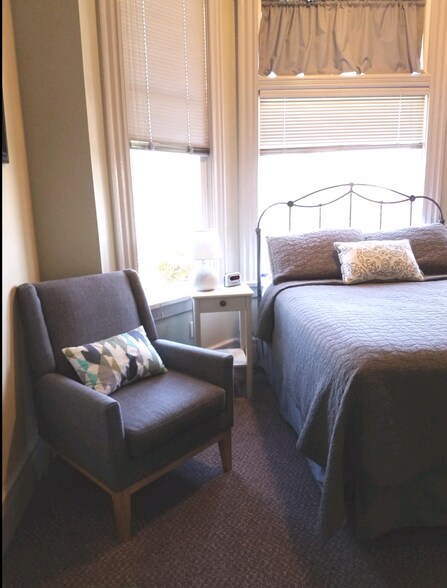 Building Photo - 1910 S G St