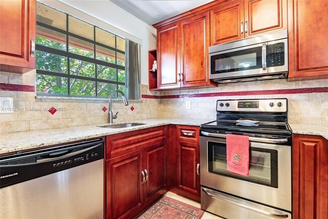 Building Photo - 1412 Congressional Way