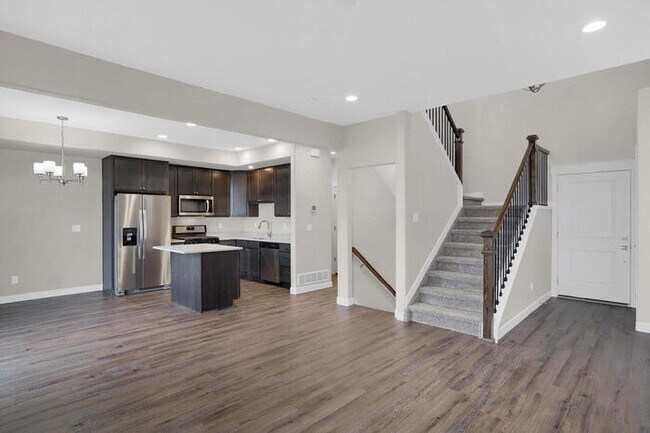 Building Photo - Spacious 3-Bedroom Home with Mountain Views and Open Layout in Central Colorado Springs