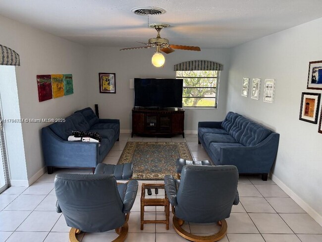 Building Photo - 13790 SW 80th Ave