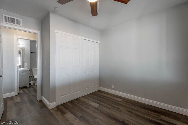 Building Photo - 1501 N Tonopah Dr
