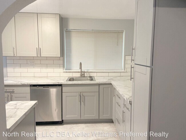 Building Photo - 2 br, 1 bath House - 3160 Kendall Street, ...