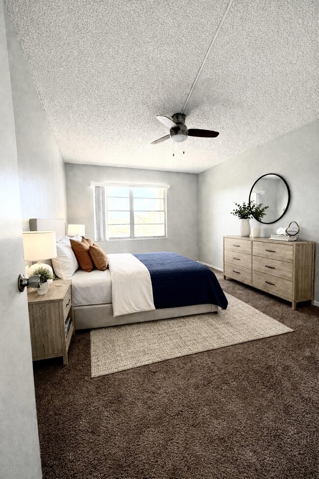 Building Photo - 3085 Cornwall E