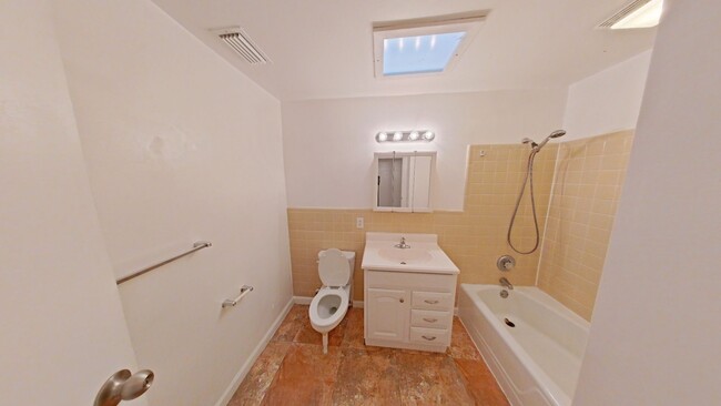 Building Photo - 3/2 in Casselberry with Awesome Lot and La...