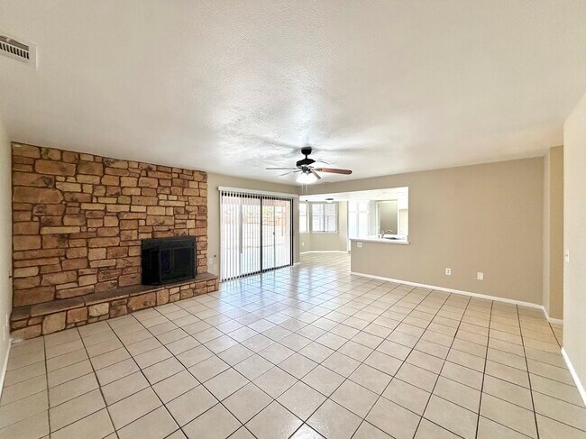 Building Photo - 7742 Oxford Ave