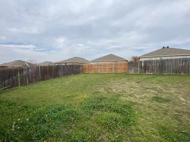 Building Photo - Beautiful Single Family Home in Saginaw