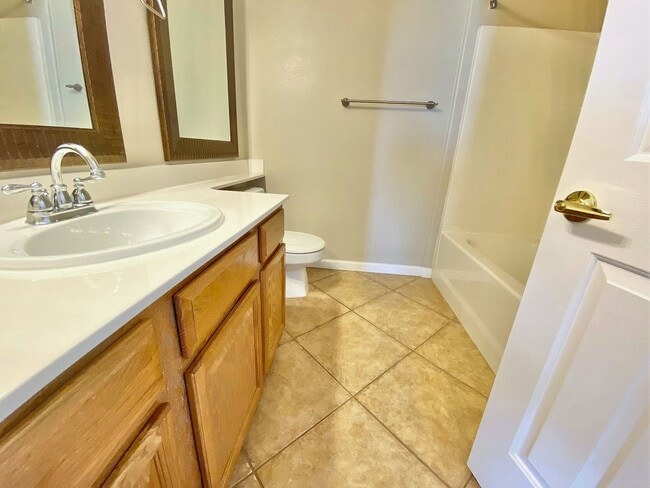 Building Photo - Gorgeous Summerlin 2 Bedroom, 2 Bathroom C...