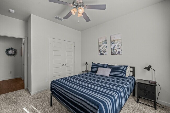 Building Photo - Spacious Townhome Located South Of Town Near Cooper Elementary