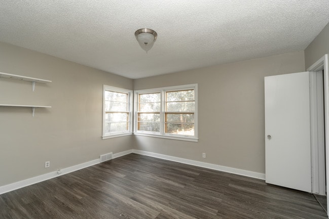 Building Photo - 603 W 18th St