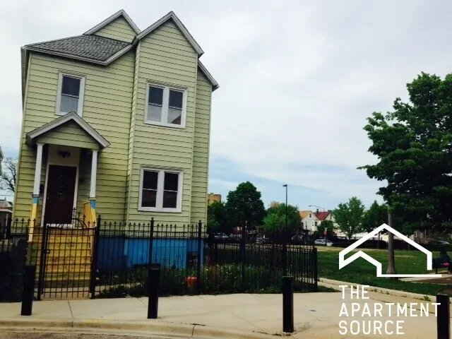 Building Photo - 3614 W McLean Ave