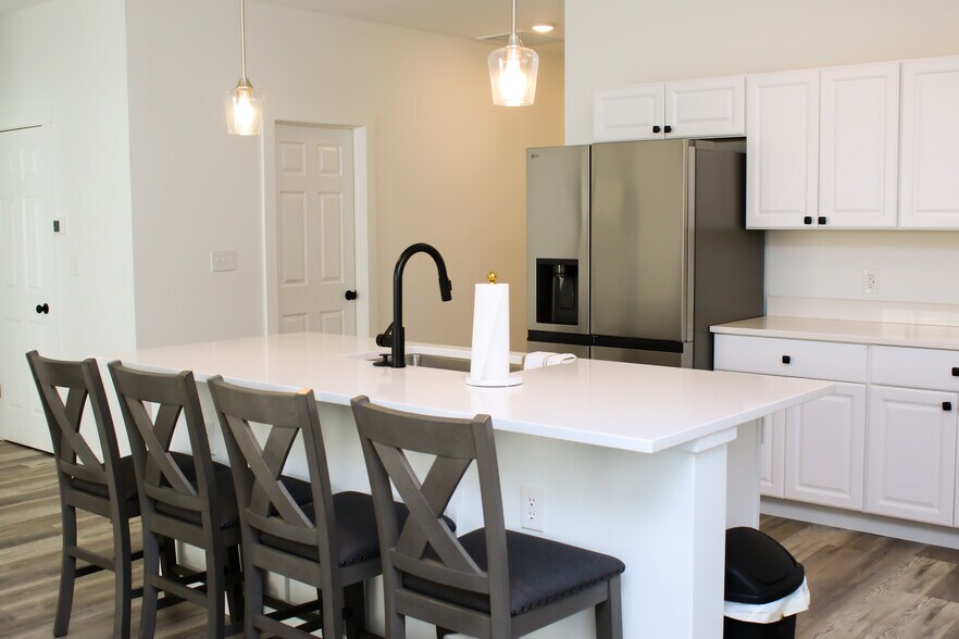 Building Photo - 5015 Reeder St