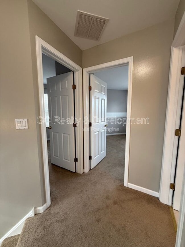 Building Photo - 468 Columbine Ln