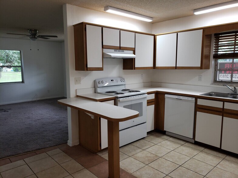 Building Photo - 41 Hydrangea Ln