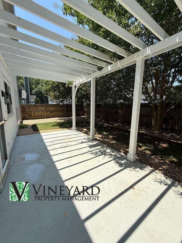 Building Photo - 303 Don Pierre Way