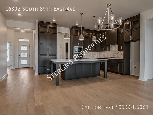 Building Photo - 16302 S 89th E Ave