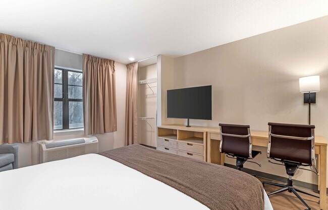 Building Photo - Furnished Studio-Asheville - Tunnel Rd.