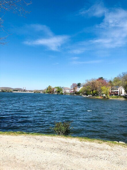 Lake View- Bottom of Street - 1 Alder St