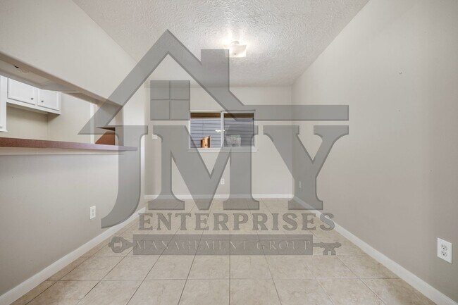 Building Photo - 2526 Aldon St