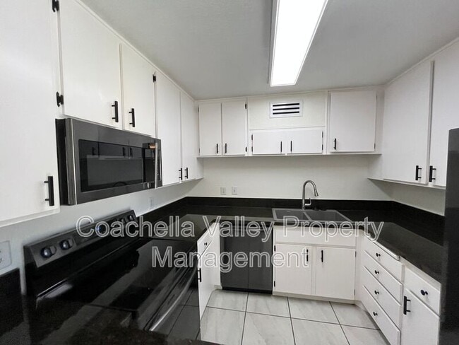 Building Photo - 433 Bradshaw Ln