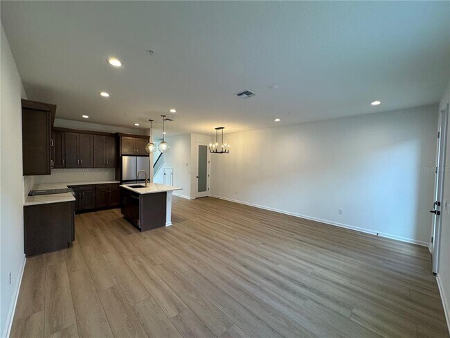 Building Photo - 1667 Eaglehurst Ln