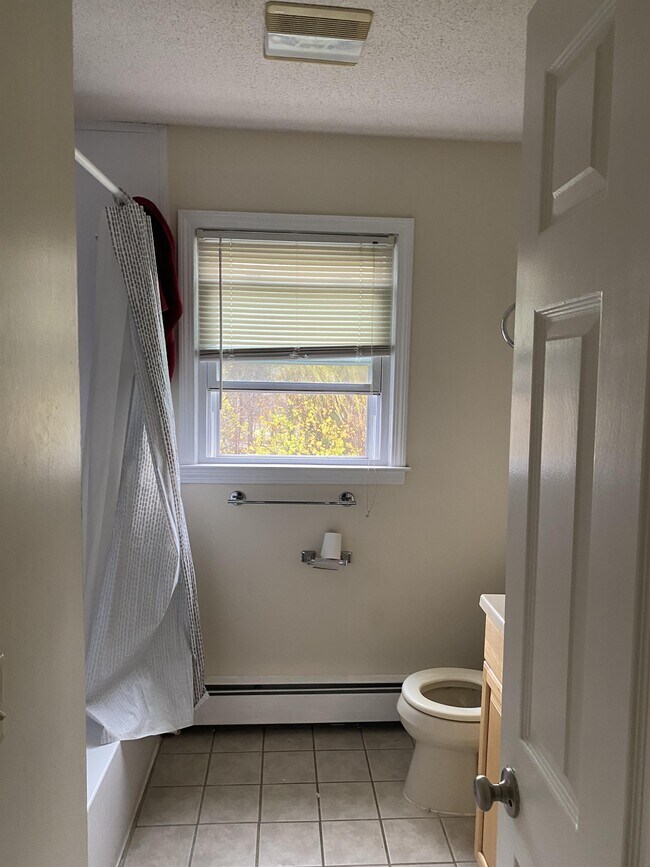 Building Photo - 5 Sunnyside Ave