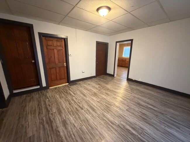 Building Photo - 12 Beard-S