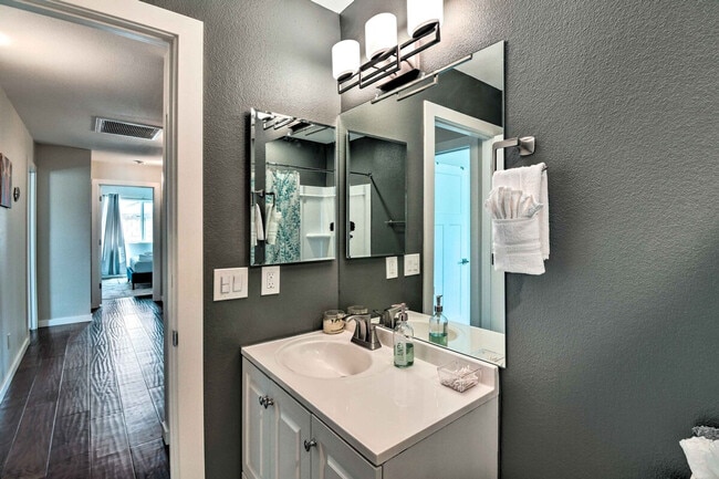 Building Photo - 17649 N 42nd Ln